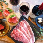 恵比寿焼肉寿司 別邸 - 絶品スキヤキとワイン