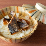Kunsei To Osake No Mise Kunen - イワナの燻製出汁茶漬け