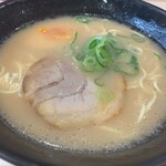 Hama Zushi - 豚骨ラーメン