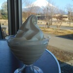 Asagirifudopakuinfomeshombaiten - ソフトクリームヨーグルトと富士山