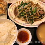 謝謝ラーメン - ニラレバ炒定 \880