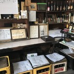 安部酒店 - ビールケースの椅子　座布団付き