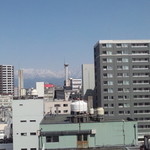 西町大喜 - 立駐の屋上へ忍び込み、立山連峰を見てみたが、ﾋﾞﾙが邪魔だ(ﾟ皿ﾟ；)