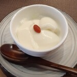 中国菜つじ岡 - ランチすべてにつく杏仁豆腐