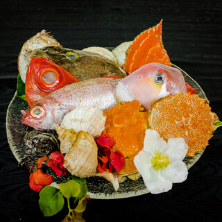 デイゴ 花言葉は愛 生命力 12 000 1日5組様限定 マラルンガ 和琉創作 宮古島市 沖縄料理 食べログ