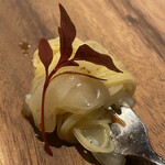 クッチーナ イタリアーナ アメリア - 小さいお目目がみえますね。ヌルコリっとした食感でアッサリなのに旨味を感じます