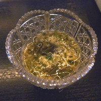 鉄板焼 「金葉亭」 ヒルトン福岡シーホーク - 「山芋の短冊と？？の酢のものかな？」・・女性スタッフの方はお料理の説明がないのですよ。