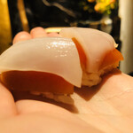 初音鮨 - イカ と カラスミ