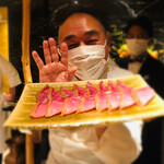 初音鮨 - パーッ！