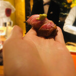 初音鮨 - 堂々たる極上の1貫