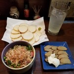 居酒屋カトちゃん - 燻りがっこクリームチーズ付き、カトちゃん納豆スペシャル、長芋揚げ、レモンサワー