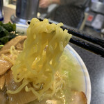 ラーメン 前田家 - この麺が病み付きに…