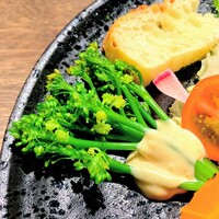 ビストロ ハマイフ - 旬の菜の花には柚子で作ったクリームソースを添えて