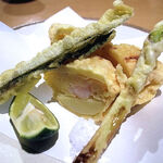 Mikokoroya - 竹の子と海老のしんじょうの揚げ物