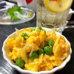 楽笑 - 料理写真:えんどう玉子とじ