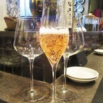 小菜一碟 - インドのスパークリングワイン（辛口）グラス 1,000円。　　　　　2020.03.07