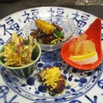 小菜一碟 - 豆鼓叉焼 チェダーチーズ、白魚 葱ソース、クラゲと蕪 レモン甘酢漬け、インカの目覚め 香味炒め。　　　　　2020.03.07