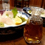 Kuroshio - お刺身は、白醤油で   わさび+辛子