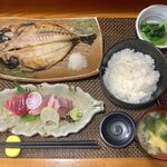 Shunsai Masaya - 鯵干物焼と刺盛 ¥1,700