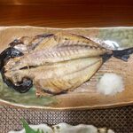 旬彩 柾家 - 鯵干物焼と刺盛 ¥1,700 の鯵干物焼
