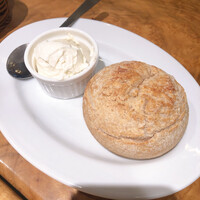 カルネジーオ イースト - 