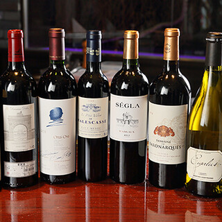 Extensive lineup from standard wines to chef's recommended wines