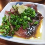 家庭料理 三福 - 【ランチの日替わり定食より】「かつおのたたき」：二枚入りです