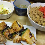 吾妻家 - ランチ　焼き鳥そぼろ丼1,100円