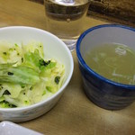 吾妻家 - 名脇役のスープと漬物