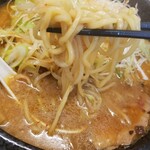 Mendo Koro Komato Yo - 中太麺