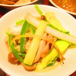 黄鶴 - ランチ小皿定食　２８００円（税込）の蟹と野菜の塩炒めのアップ【２０２０年３月】