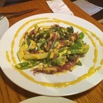 肉ナリ焼クナリ - 春野菜とホタルイカのサラダ
