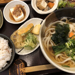 天然素材本舗手打ちうどんとお弁当のこむぎ - こむぎのランチ