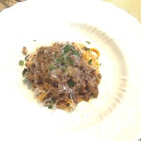 La Brianza - ブラウンスイス牛のラグーソースタリアテッレ。マジアクリチーズの乳を出すブラウンスイス牛のお肉ごろごろたっぷりのラグーソースパスタ。食べ応えおいしさ大満足！ 調味控えめで、お肉のお味旨みが引き立ってた～