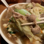 一発ラーメン はしご屋 - 野菜＆味付け肉