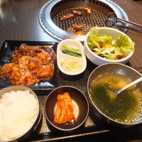 和牛焼肉 土古里 浅草店 - ホルモン定食￥1000
