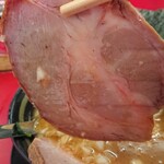 家系ラーメン王道 いしい - この厚みが２枚で100円でしたよ