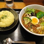 Kiiro - 納豆とオクラひき肉のスープカレー
