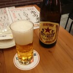 Hyougo Gokoku Warudo Koube Yokochou - 瓶ビール（サッポロ赤星ラガー）