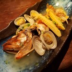 個室&肉&魚&居酒屋 俺ん家キング - かさごと浅利出し汁の激旨酒煮