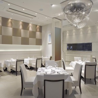 ★着席24名様立食60名様までの貸切パーティー承ります。