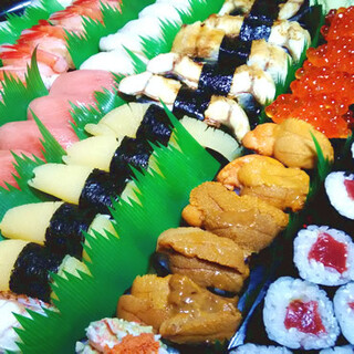 【外卖】寿司、开胃小菜、便当盒饭满足您的预算！