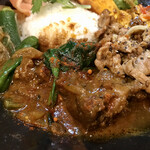 大衆中遊華食堂 八戒 - 軟骨付豚バラパイカカリィ