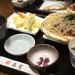 ニユートーキヨー 庄屋 - ランチの天ぷらと蕎麦のセット