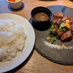 熟成肉バル ワカヤマウッシーナ - 