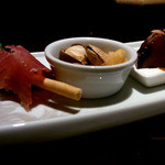 バー カヴァロ - お通し