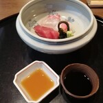 日本料理 子孫 - お刺身は醤油と梅酢で