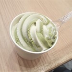 幸右衛門茶舗 - 抹茶バニラのミックスソフトクリーム200円