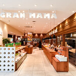 Santacafe Bakery Gran Mama - 店舗入口