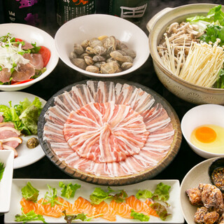 酢醤油で仕上げたムシェンバ焼きそばなどの、一品料理が充実♪